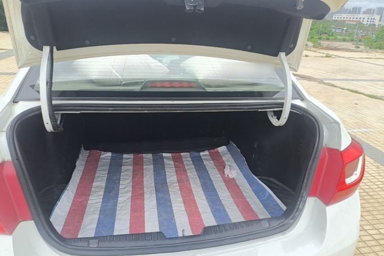 Used Chevrolet Cruze 2015 1.5L Classic SL MT Trunk
