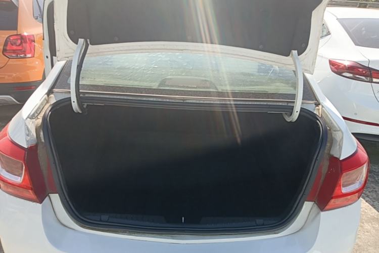 Used Chevrolet Cruze 2015 1.5L Classic SL MT Trunk