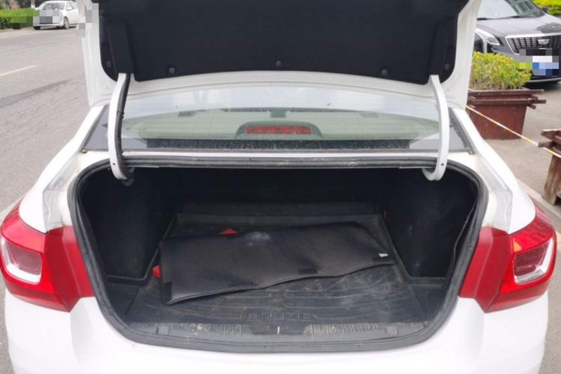 Used Chevrolet Cruze 2015 1.5L Classic SE AT Trunk