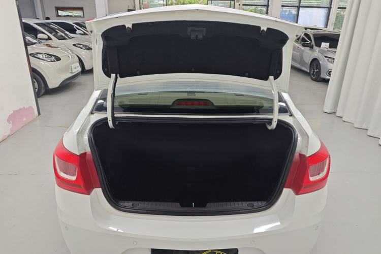 Used Chevrolet Cruze 2015 1.5L Classic SE AT Trunk