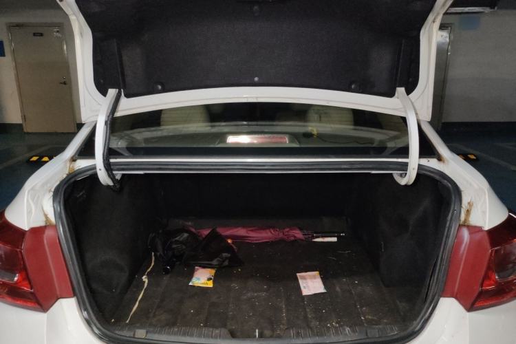 Used Chevrolet Cruze 2015 1.5L Classic SE MT Trunk