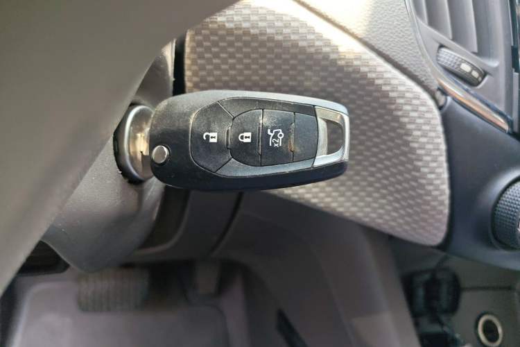 Used Chevrolet Cruze 2015 1.5L Automatic Fashion Navigation Edition Vehicle Key