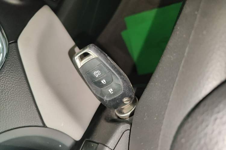Used Chevrolet Cruze 2015 1.5L Automatic Luxury Edition Vehicle Key