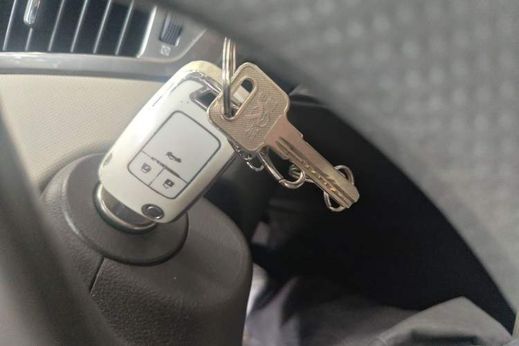 Used Chevrolet Cruze 2015 1.5L Classic SE AT Vehicle Key