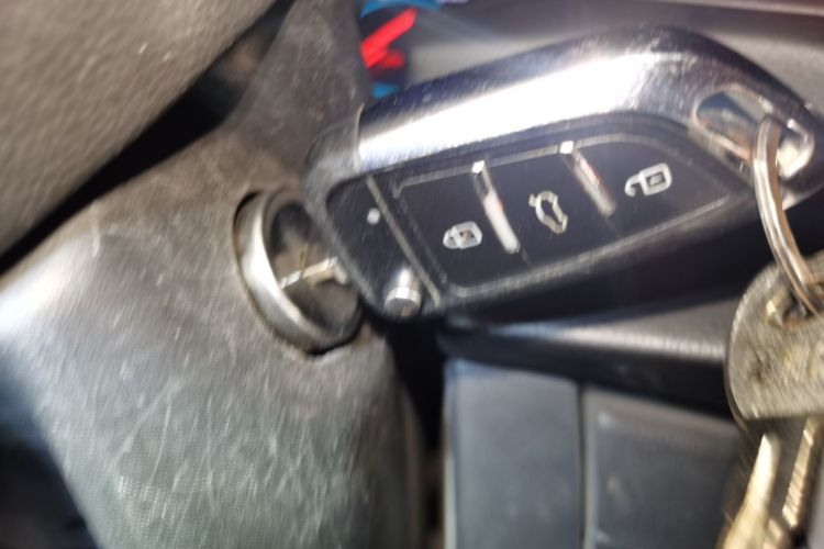 Used Chevrolet Cruze 2015 1.4T Manual Elite Edition Vehicle Key