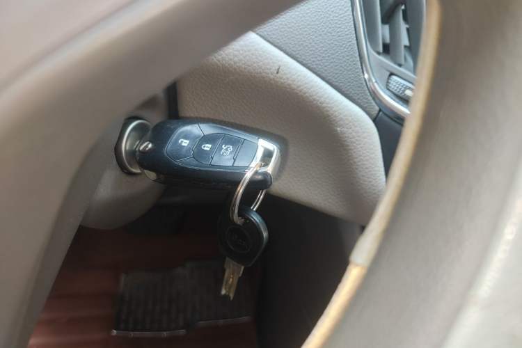 Used Chevrolet Cruze 2015 1.5L Automatic Fashion Navigation Edition Vehicle Key