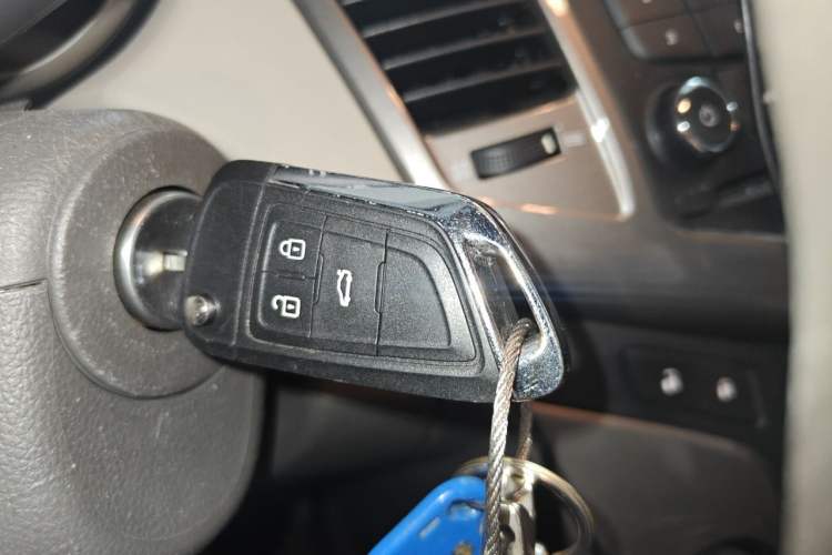 Used Chevrolet Cruze 2015 1.5L Classic SE AT Vehicle Key