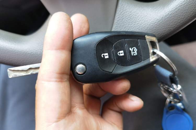 Used Chevrolet Cruze 2015 1.5L Automatic Fashion Navigation Edition Vehicle Key