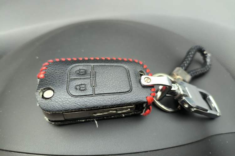 Used Chevrolet Cruze 2015 Hatchback 1.6L Automatic Comfort Edition Vehicle Key