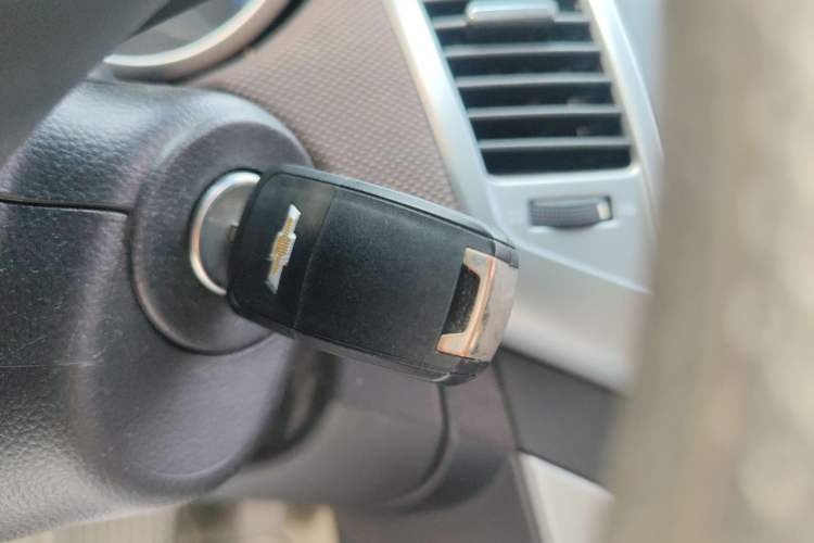 Used Chevrolet Cruze 2015 Hatchback 1.6L Automatic Comfort Edition Vehicle Key