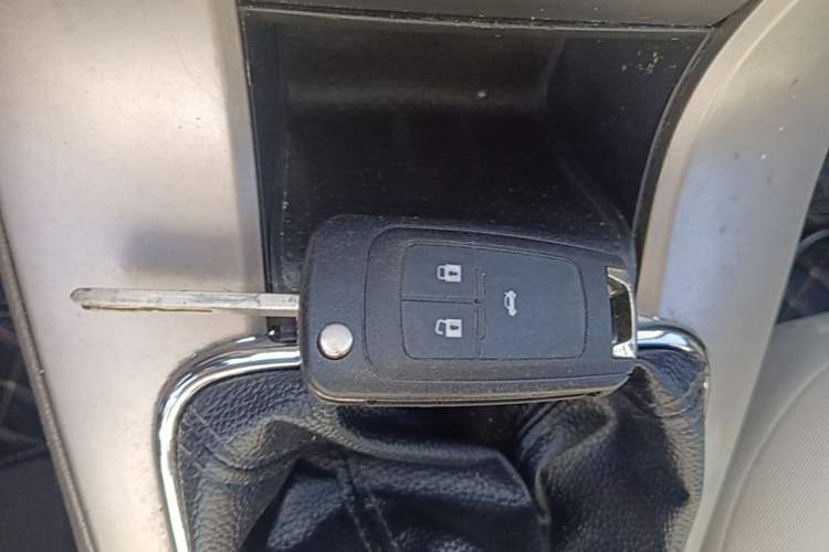 Used Chevrolet Cruze 2015 1.5L Classic SL MT Vehicle Key