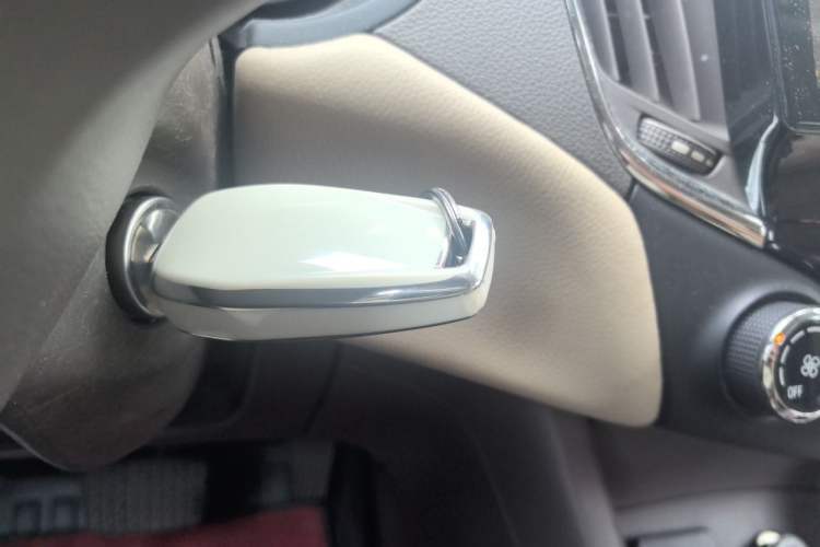 Used Chevrolet Cruze 2015 1.5L Automatic Fashion Navigation Edition Vehicle Key