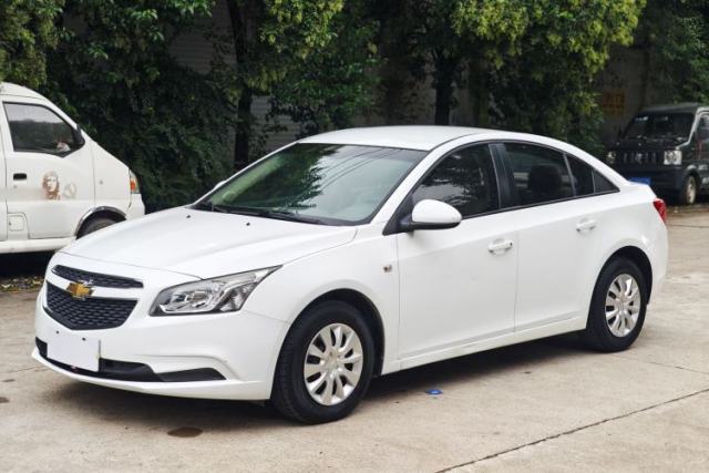 Ojetý Chevrolet Cruze 2015 1.5L Classic SL MT