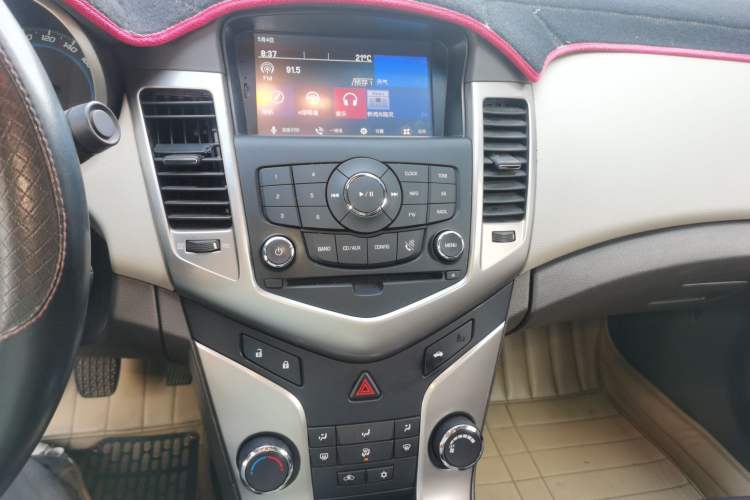 Used Chevrolet Cruze 2015 1.5L Classic SL MT Audio And AC Panel