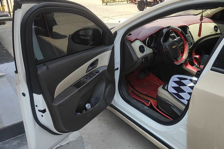 Used Chevrolet Cruze 2015 1.5L Classic SE AT Driver Seat