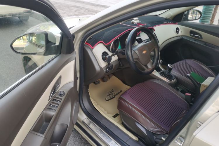 Used Chevrolet Cruze 2015 1.5L Classic SL MT Driver Seat