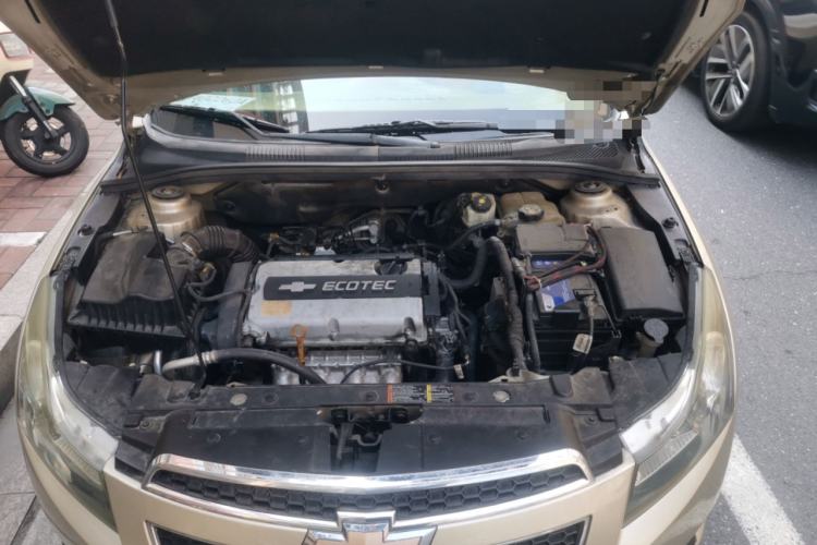 Used Chevrolet Cruze 2015 Hatchback 1.6L Manual Comfort Edition Engine Bay