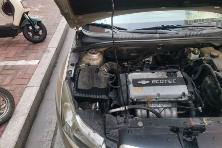 Used Chevrolet Cruze 2015 Hatchback 1.6L Manual Comfort Edition Engine Bay Right