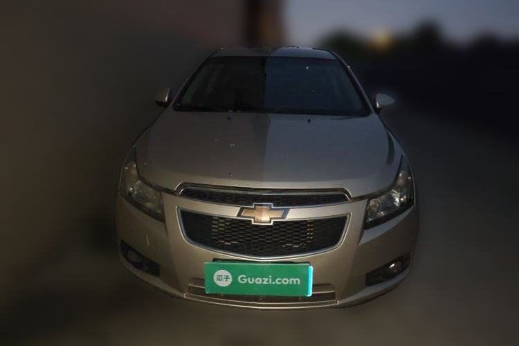 Used Chevrolet Cruze 2015 Hatchback 1.6L Manual Comfort Edition Front