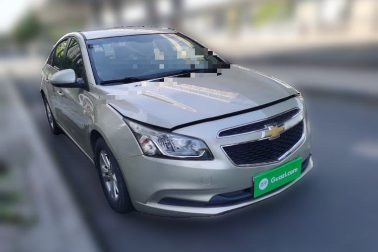 Used Chevrolet Cruze 2015 1.5L Classic SL MT Front Right 45 Deg