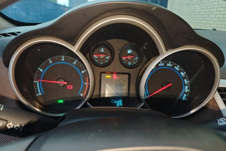 Used Chevrolet Cruze 2015 Hatchback 1.6L Manual Comfort Edition Instrument Cluster