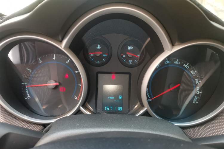 Used Chevrolet Cruze 2015 Hatchback 1.6L Manual Comfort Edition Instrument Cluster