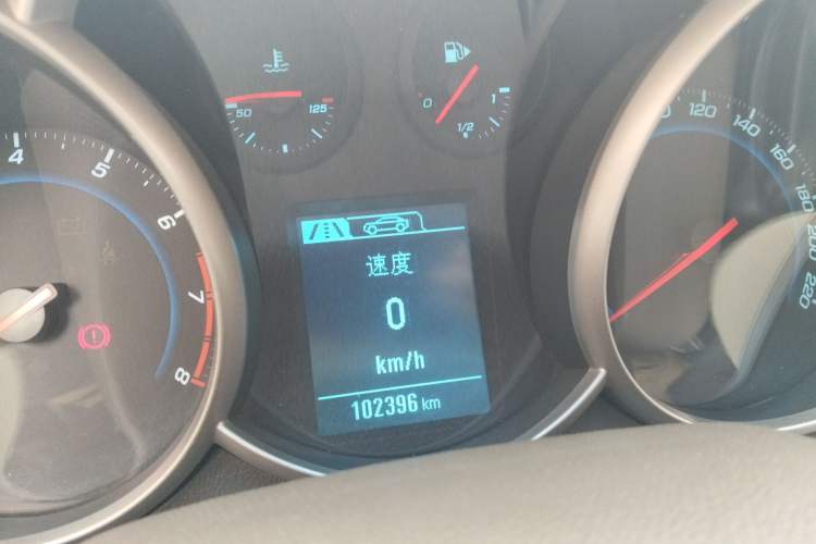 Used Chevrolet Cruze 2015 1.5L Classic SL MT Instrument Cluster