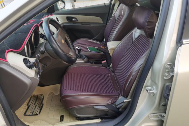 Used Chevrolet Cruze 2015 1.5L Classic SL MT Left Front Seat