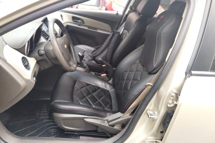 Used Chevrolet Cruze 2015 1.5L Classic SL MT Left Front Seat
