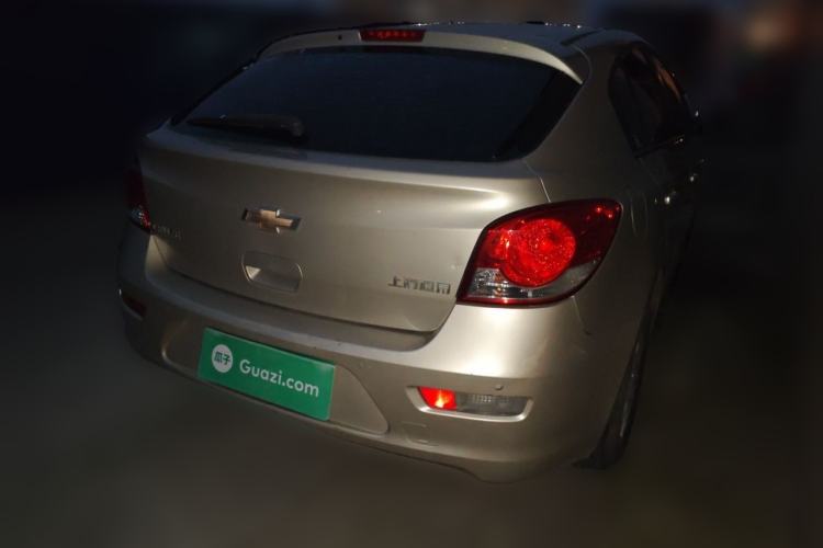 Used Chevrolet Cruze 2015 Hatchback 1.6L Manual Comfort Edition Rear Right 45 Deg