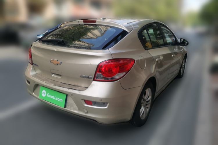 Used Chevrolet Cruze 2015 Hatchback 1.6L Manual Comfort Edition Rear Right 45 Deg