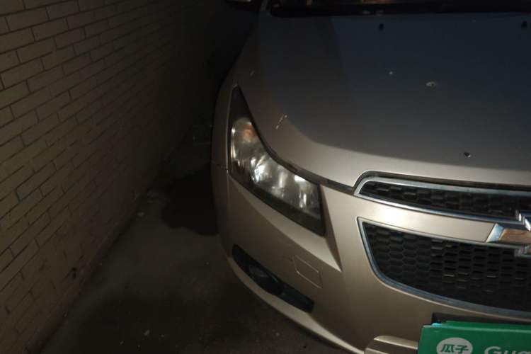 Used Chevrolet Cruze 2015 Hatchback 1.6L Manual Comfort Edition Right Front Headlight