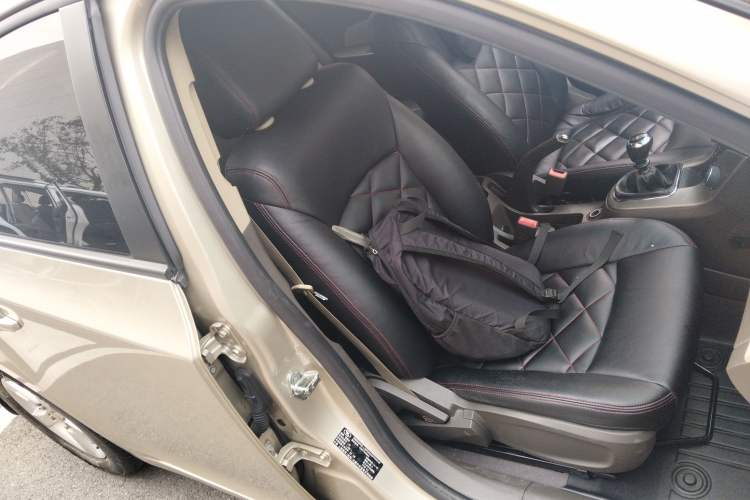Used Chevrolet Cruze 2015 1.5L Classic SL MT Right Front Seat