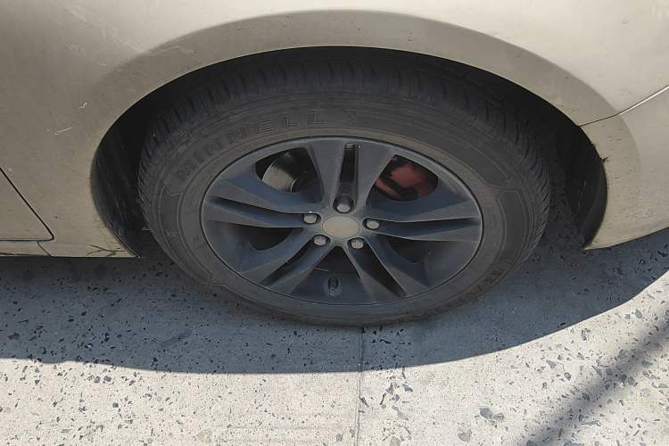 Used Chevrolet Cruze 2015 1.5L Classic SE AT Right Front Wheel Hub