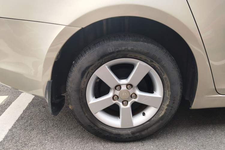 Used Chevrolet Cruze 2015 1.5L Classic SL MT Right Rear Wheel Hub