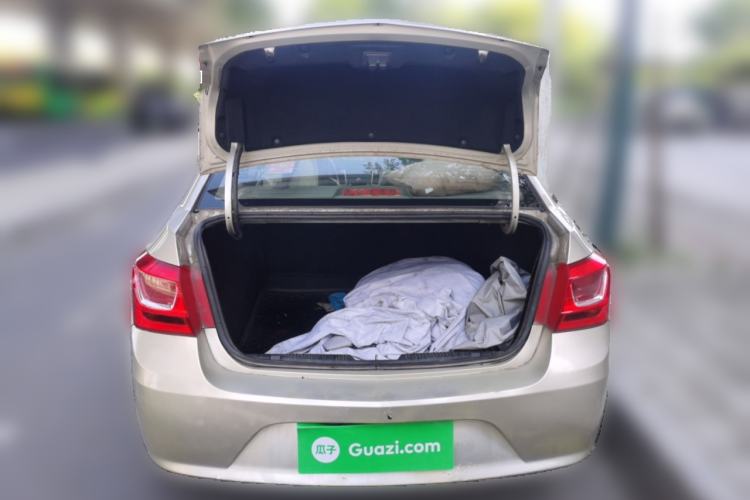 Used Chevrolet Cruze 2015 1.5L Classic SL MT Trunk