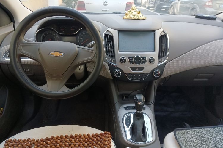 Used Chevrolet Cruze 2016 1.5L Automatic Stylish Sunroof Version Center Console