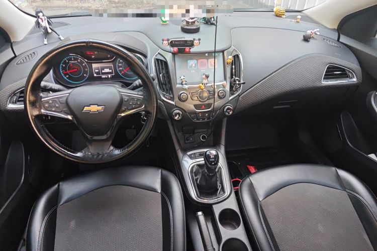 Used Chevrolet Cruze 2016 1.5L Manual Elite Edition Center Console