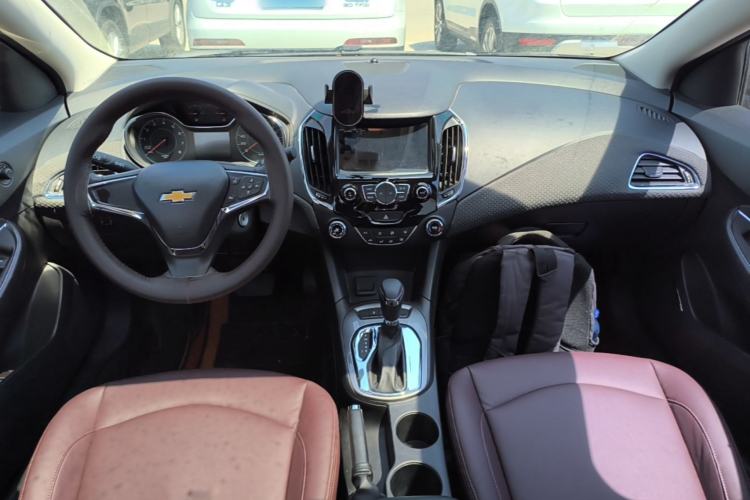 Used Chevrolet Cruze 2016 1.5L Automatic Luxury Edition Center Console