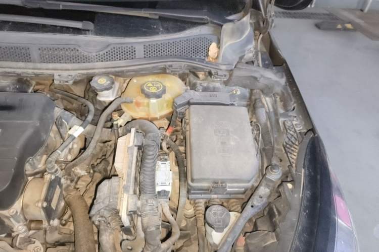 Used Chevrolet Cruze 2016 1.5L Automatic Luxury Edition Engine Bay Left