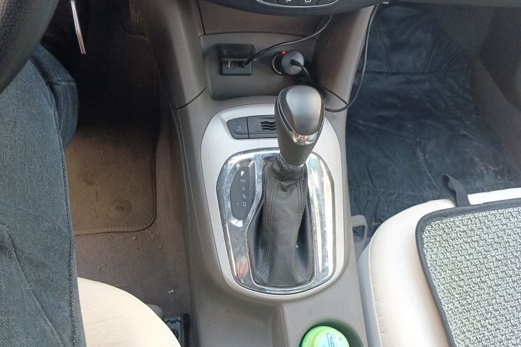 Used Chevrolet Cruze 2016 1.5L Automatic Stylish Sunroof Version Gear Lever
