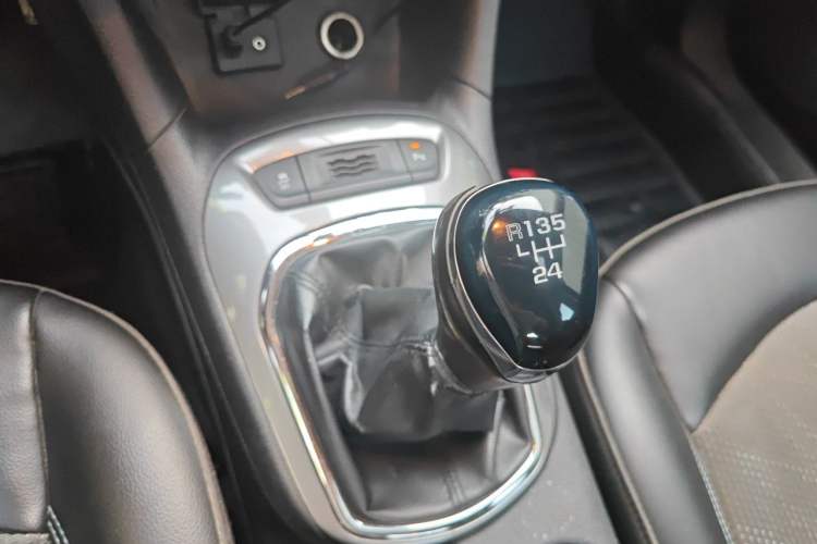 Used Chevrolet Cruze 2016 1.5L Manual Elite Edition Gear Lever