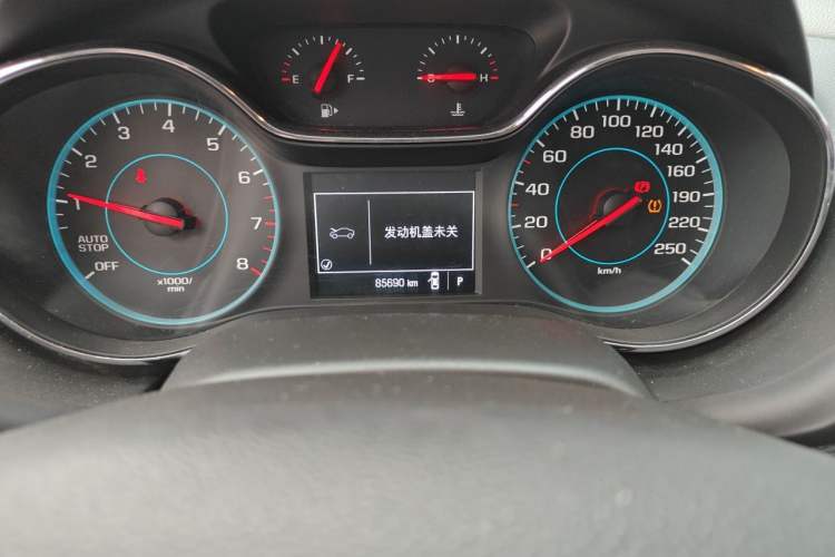 Used Chevrolet Cruze 2016 1.5L Automatic Luxury Edition Odometer Close Up