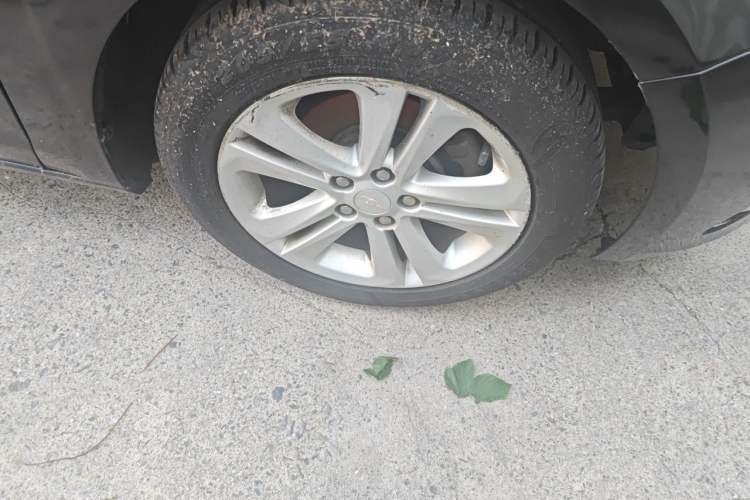 Used Chevrolet Cruze 2016 1.5L Manual Elite Edition Right Front Wheel Hub