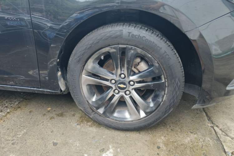 Used Chevrolet Cruze 2016 1.4T DCG Luxury Edition Right Front Wheel Hub