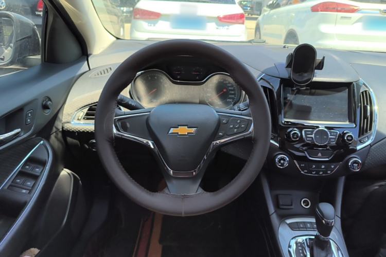 Used Chevrolet Cruze 2016 1.5L Automatic Luxury Edition Steering Wheel