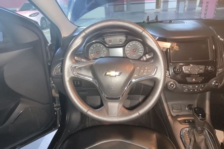 Used Chevrolet Cruze 2016 1.5L Automatic Luxury Edition Steering Wheel