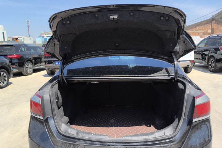 Used Chevrolet Cruze 2016 1.5L Automatic Luxury Edition Trunk