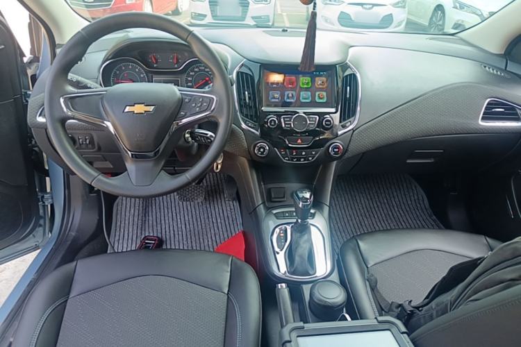 Used Chevrolet Cruze 2016 1.5L Automatic Luxury Edition Center Console