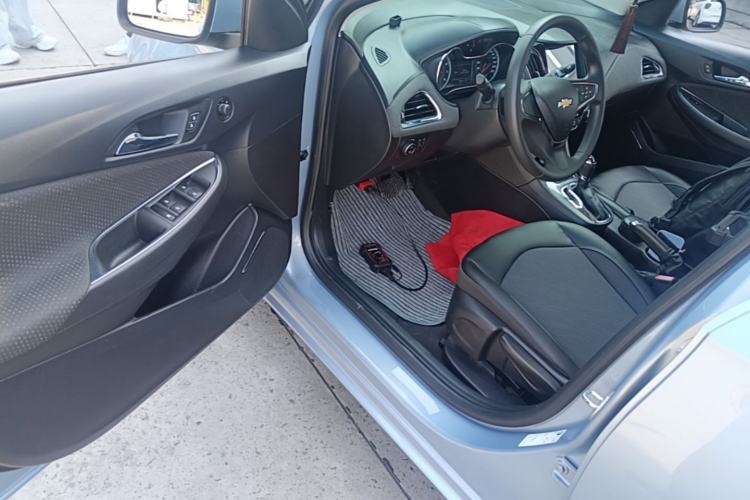 Used Chevrolet Cruze 2016 1.5L Automatic Luxury Edition Driver Seat
